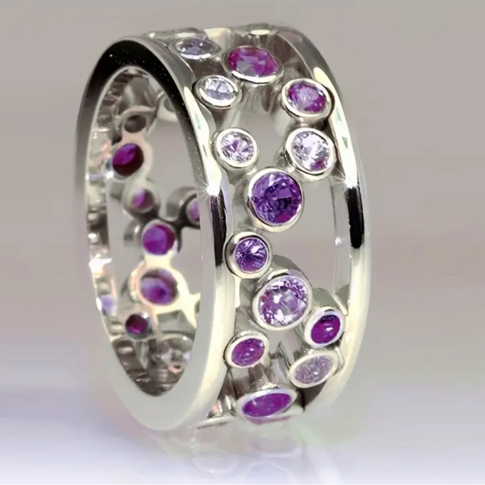 Elegant Silver and Purple Gemstone Ring